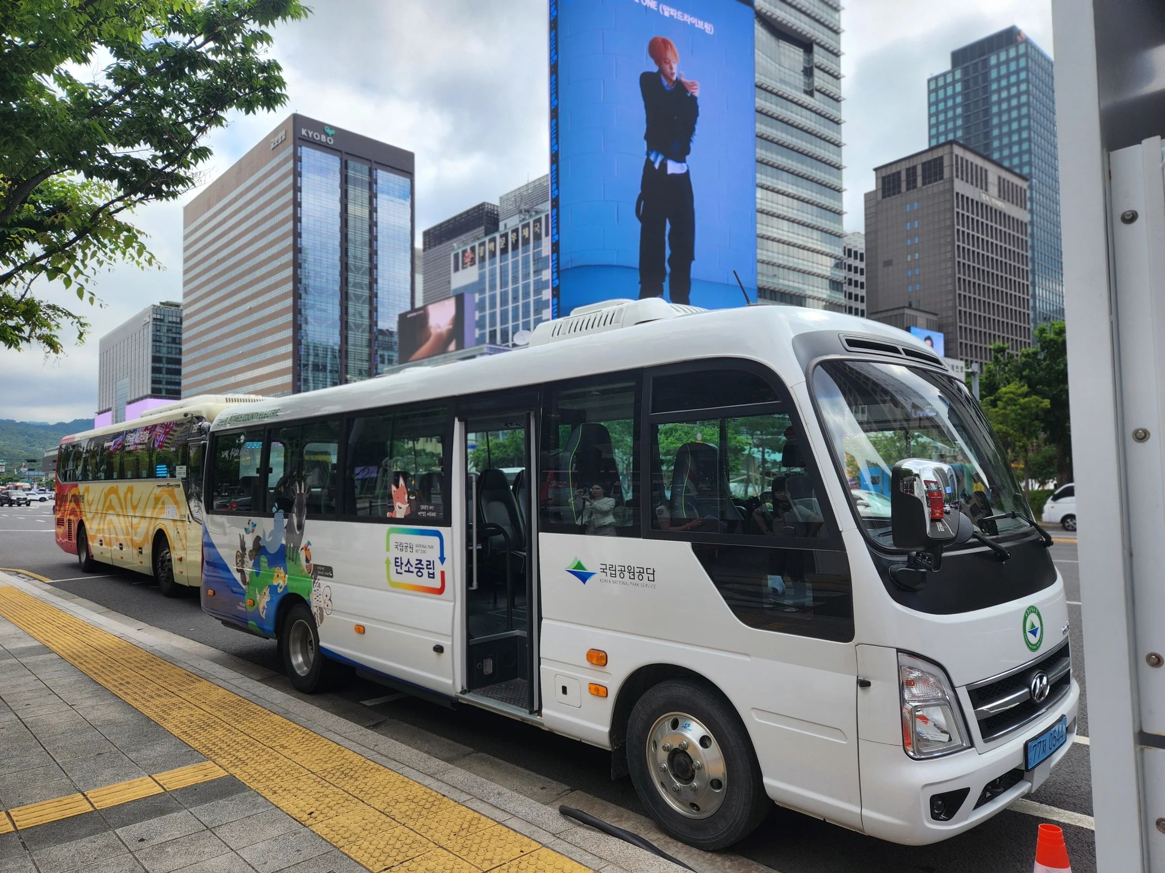 From Gwanghwamun to Bukhansan